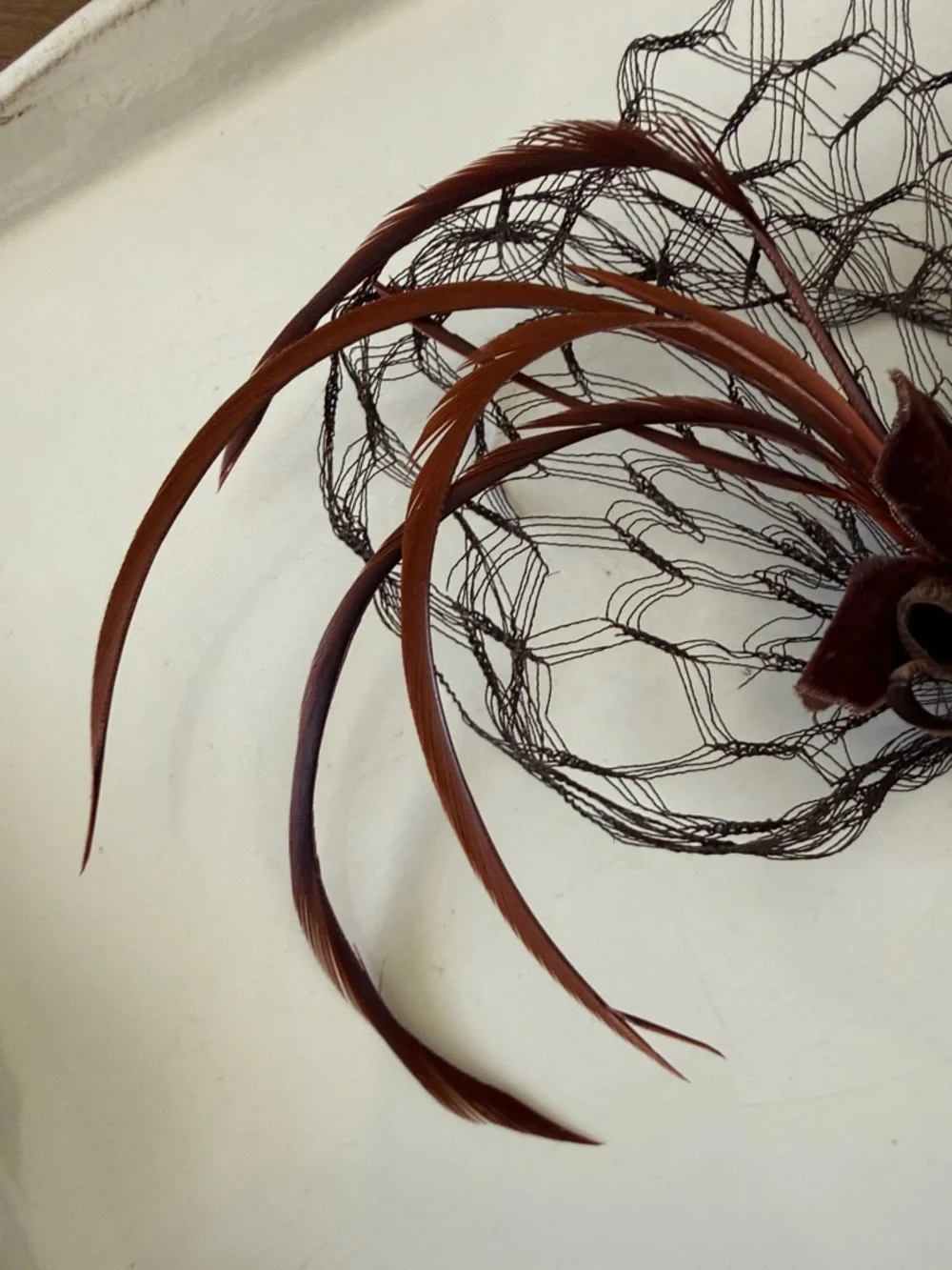 Vintage Brown Velvet Feather Flower Fascinator Hat Headpiece - Picture 3 of 11